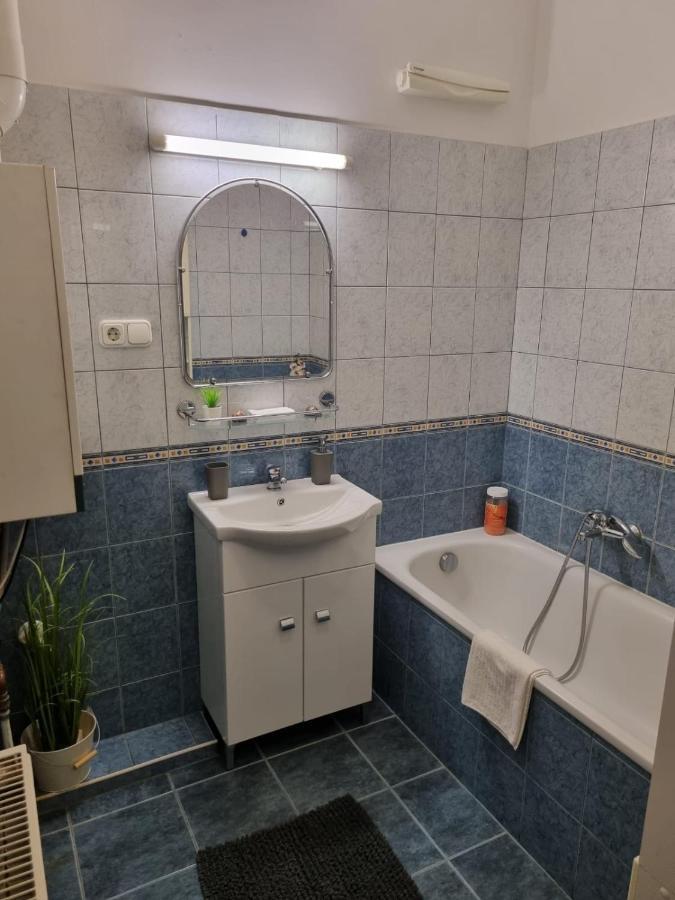 Tudor Apartman Segedín Exteriér fotografie